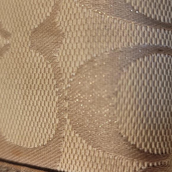 Coach Zipper Wallet with gold thread intertwined - Picture 7 of 7